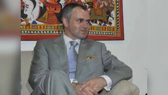 Army chief meets Omar to discuss LOC infiltration 