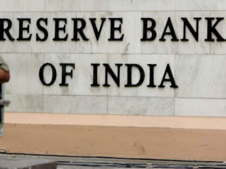 Rupee defence: RBI risks forcing up borrowing costs for cos as economy slows
