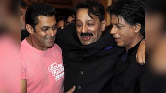 Salman, Shah Rukh hugged; does that mean they patched up?