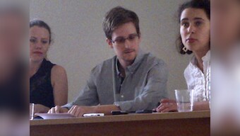Snowden not allowed to leave Moscow airport transit zone yet