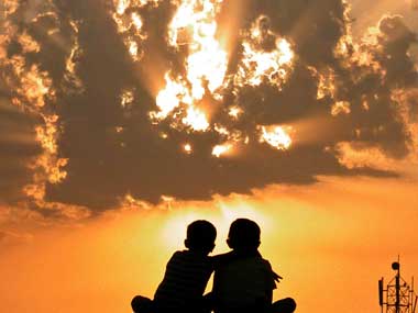 Bright light makes people more altruistic and honest: Study Bright light makes people more altruistic and honest: Study