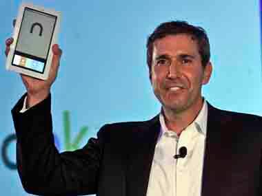 2009 file photo of William Lynch, then president of Barnes & Noble.com, as he unveils the 