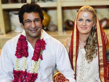 Wasim Akram marries Australian girlfriend Shaniera Thompson Wasim Akram marries Australian girlfriend Shaniera Thompson