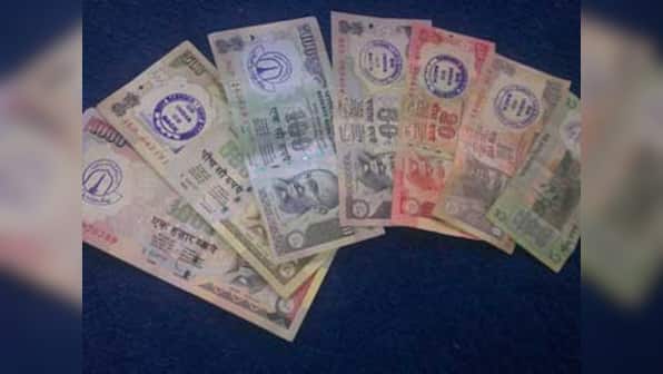 Kashmir: Separatist group stamps currency with anti-India slogans