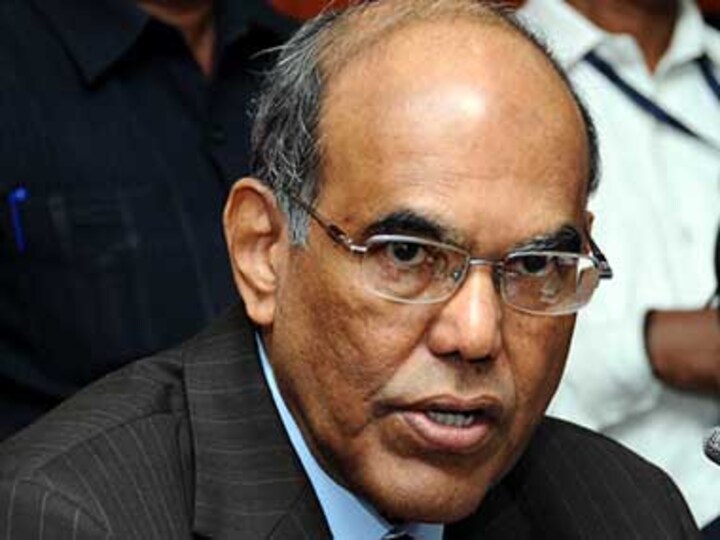 Subbarao slams government for economic mess and rupee's fall 