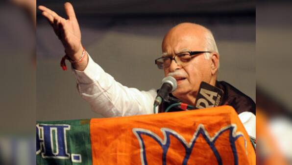 Advani worried about the falling rupee