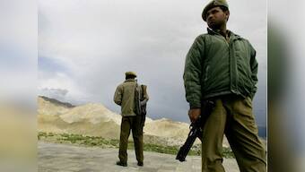 Pakistan violates LoC ceasefire yet again, one jawan injured
