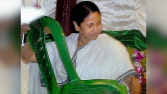 Official cars in Bengal could get green beacons thanks to Mamata's red allergy
