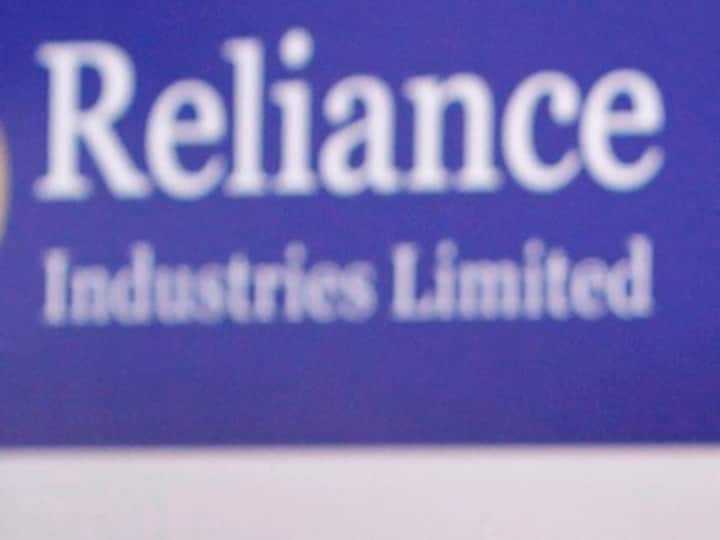 RIL applies for licence to offer mobile services
