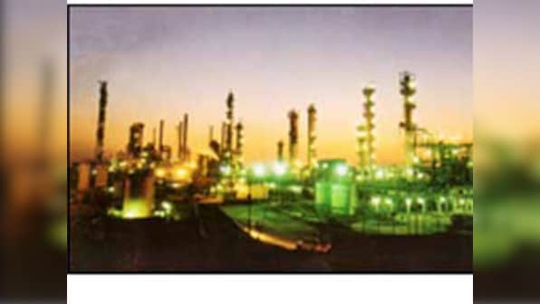 Visakhapatnam: HPCL refinery partly shut after fire, one person killed