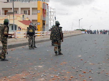 Road transport, administration remain paralyzed in Seemandhra Road transport, administration remain paralyzed in Seemandhra