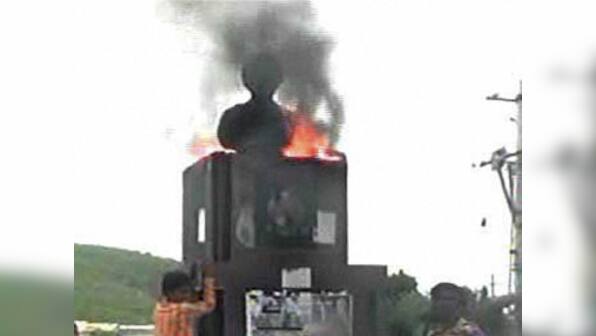 Protests for united Andhra continue in Seemandhra region