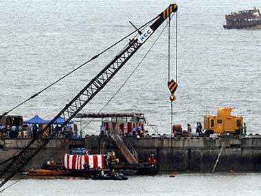 INS Sindhurakshak: Navy divers recover sixth body INS Sindhurakshak: Navy divers recover sixth body