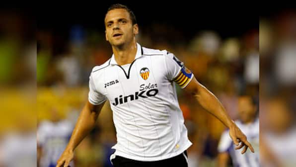 Spurs agree to Soldado deal, Madrid net Bale