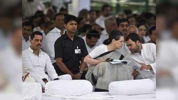 Sonia Gandhi should uphold honour at the cost of Vadra