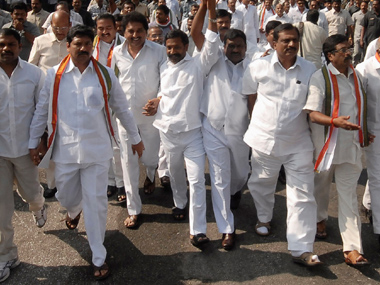 Congress ministers, legislators to quit over Telangana today Congress ministers, legislators to quit over Telangana today