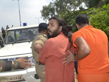 VHP Ayodhya yatra: SP, BJP will profit but Congress won't VHP Ayodhya yatra: SP, BJP will profit but Congress won't