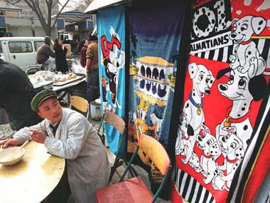 Chinese hotel under fire for cleaning teacups, toilets with bath towels Chinese hotel under fire for cleaning teacups, toilets with bath towels