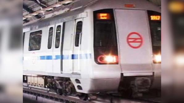 Snag affects Delhi Metro blue line service 