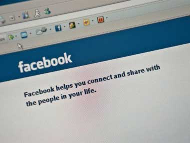 Posting pictures on Facebook, Twitter un-Islamic, say clerics Posting pictures on Facebook, Twitter un-Islamic, say clerics