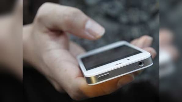 iPhone users better looking, but Blackberry users are richer: study 