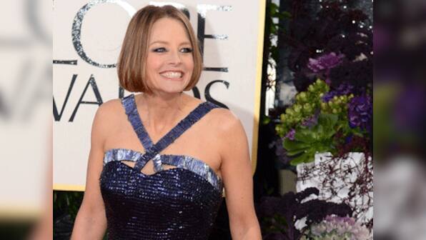 Jodie Foster saves Jamie Lee Curtis from car crash