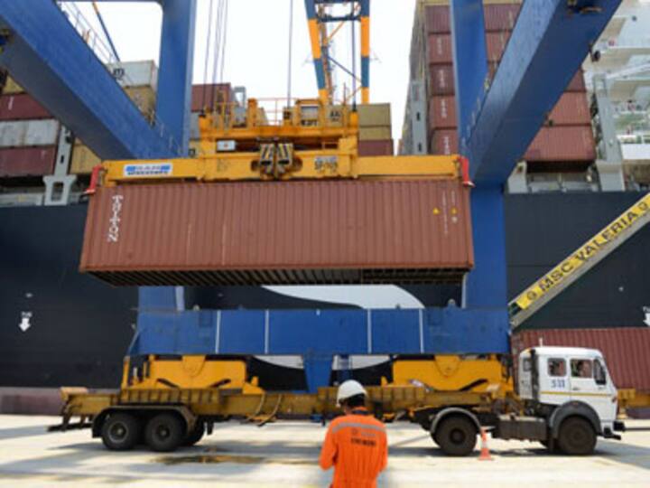 Govt eases land requirement norms for Special Economic Zones