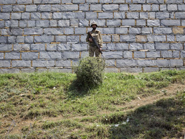 LoC: Pak troops violate ceasefire at Mendhar section again LoC: Pak troops violate ceasefire at Mendhar section again
