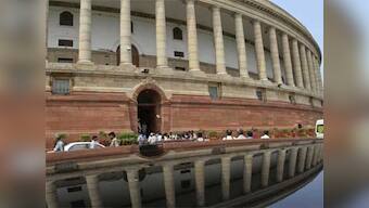 Seemandhra MPs protest outside Parliament, want rollback in decision