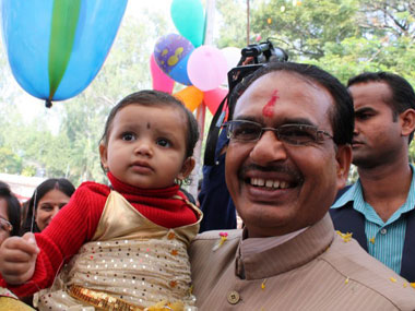 Shivraj Chouhan's Eid skull cap: Political stunt, says Congress Shivraj Chouhan's Eid skull cap: Political stunt, says Congress
