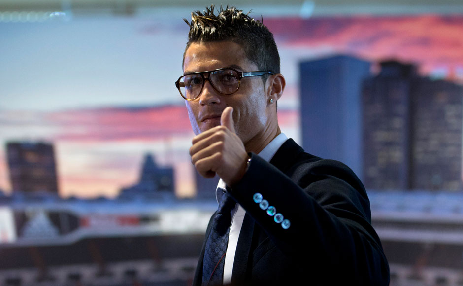 Photos: Cristiano Ronaldo turns nerdy at Real Madrid press meet Photos: Cristiano Ronaldo turns nerdy at Real Madrid press meet