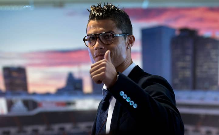 Photos: Cristiano Ronaldo turns nerdy at Real Madrid press meet Photos: Cristiano Ronaldo turns nerdy at Real Madrid press meet