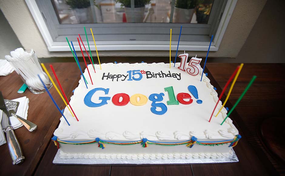 Google rainbow birthday cake - Maison Cupcake