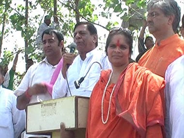 BJP leaders including Sangeet Som and Sadhavi Prachi at dais on the panchayt day at village Sikhera on 31 August. Image by Mahesh Kumar.