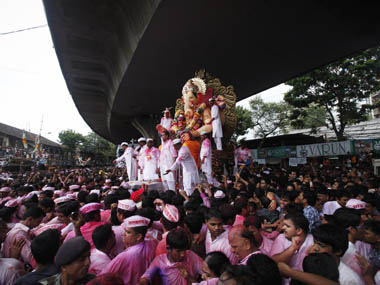 25,000 policemen deployed in Mumbai ahead of Ganpati celebrations 25,000 policemen deployed in Mumbai ahead of Ganpati celebrations
