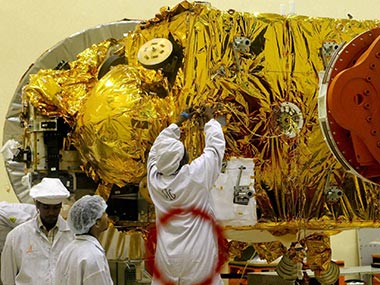 ISRO gets ready for Mars Orbiter Mission, shows off spacecraft ISRO gets ready for Mars Orbiter Mission, shows off spacecraft