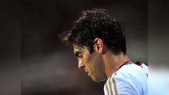 Kaka bids emotional adieu to Sao Paulo as he leaves for MLS