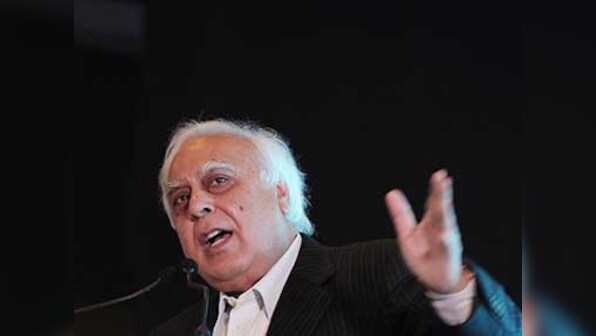 Spectrum pricing: Why Sibal is right and Yashwant Sinha wrong 