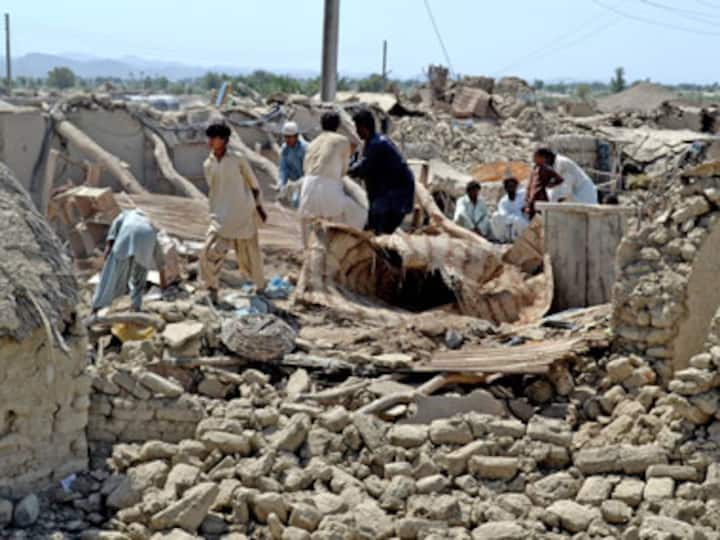 Pak earthquake death toll rises to 271, thousands left homeless Pak earthquake death toll rises to 271, thousands left homeless