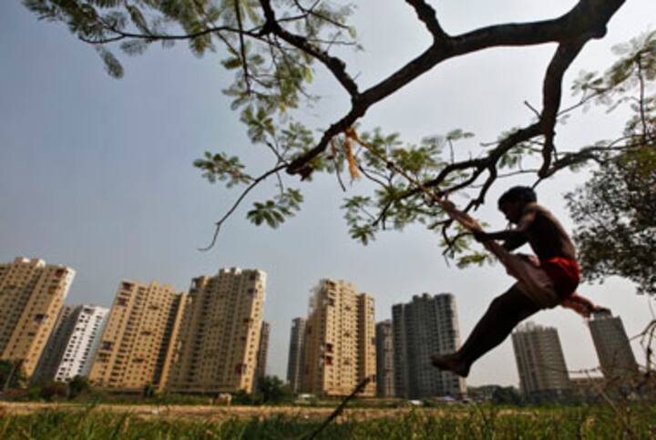 RBI bursts realty bubble, curbs builders' 80:20 scheme RBI bursts realty bubble, curbs builders' 80:20 scheme