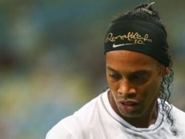 Tardy Ronaldinho may be running out of time at Mexican club