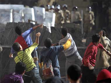 Egypt troops surround Islamist militants stronghold near Cairo Egypt troops surround Islamist militants stronghold near Cairo