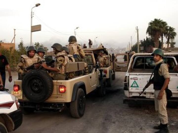 Egypt: Security forces raid village near Giza pyramids in search of Islamist groups