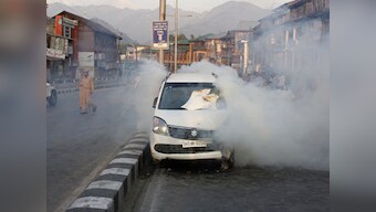 Security forces open fire at vehicle in Srinagar, one injured