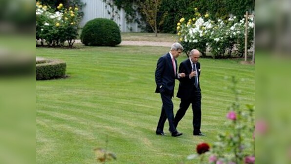 France to float UN resolution to make Syria dismantle chemical weapons