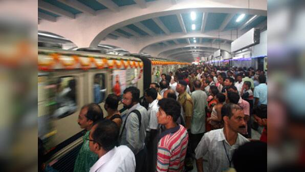 Kolkata: Woman jumps in front of metro after boyfriend commits suicide