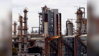Oil prices continue to slide as high inventory remains a concern