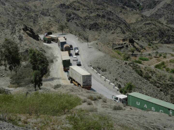 'Porous borders' to be blamed for law and order problems: Pak CJ