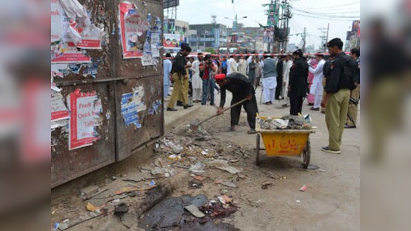 Bomb blast in Pakistan bus kills 13