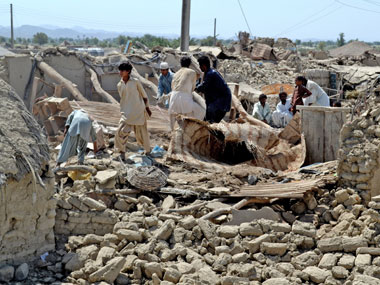 Pakistan earthquake: Survivors battle hunger, disease Pakistan earthquake: Survivors battle hunger, disease